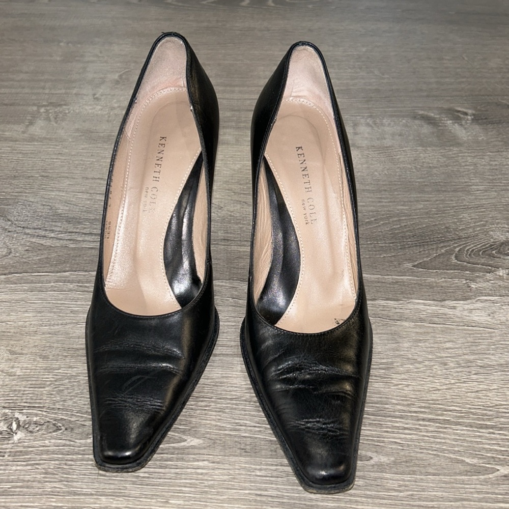 Kenneth Cole NY Vintage Black Classic Pump Size 7.5 - Picture 2 of 5